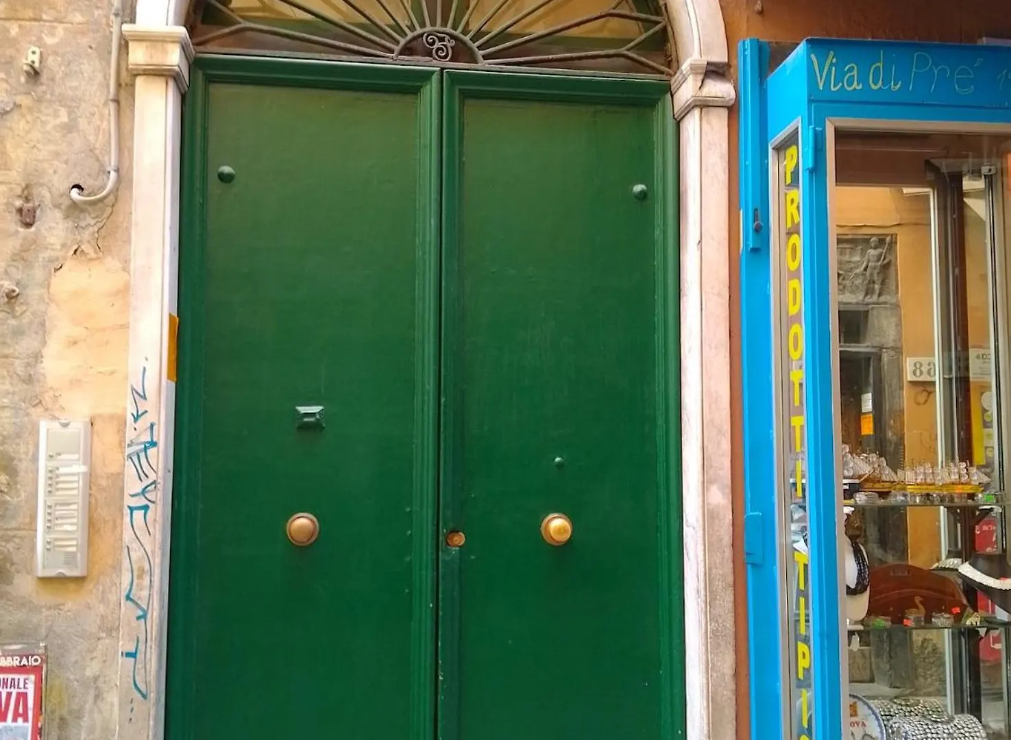 Casa Marinella Nel Centro Storico Con Ascensore Genoa Italy